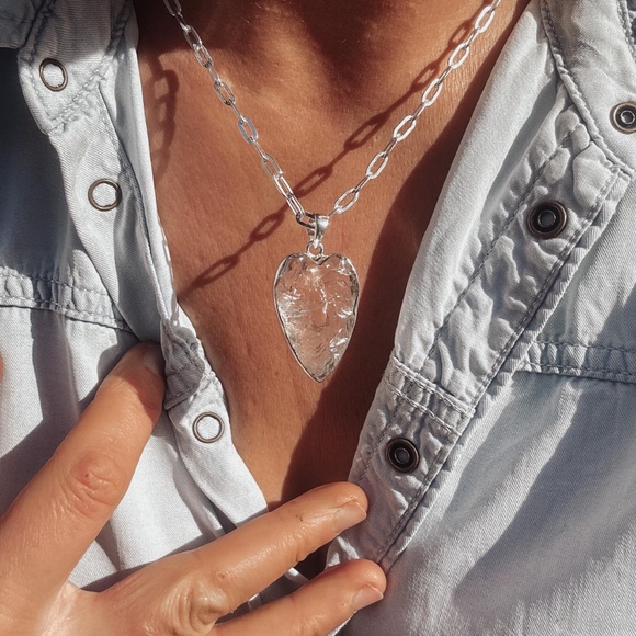BIG raw clear quartz heart chunky silver necklace. - Picture 4 of 5